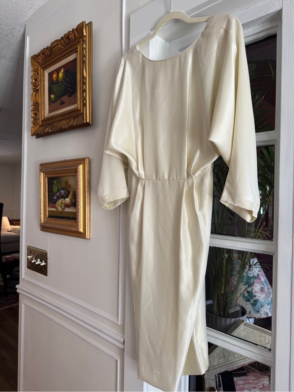 Elegant Cream Women's Sheath Dress